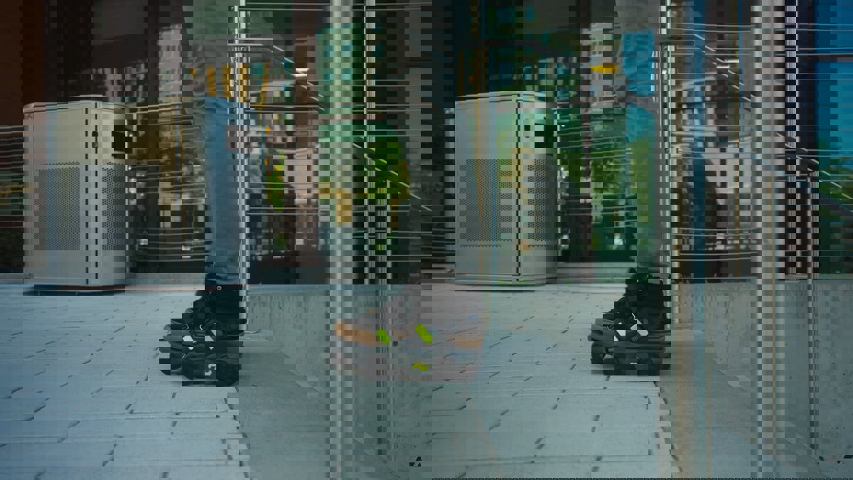 تطوير أسرع حذاء في العالم يسير على عجلات