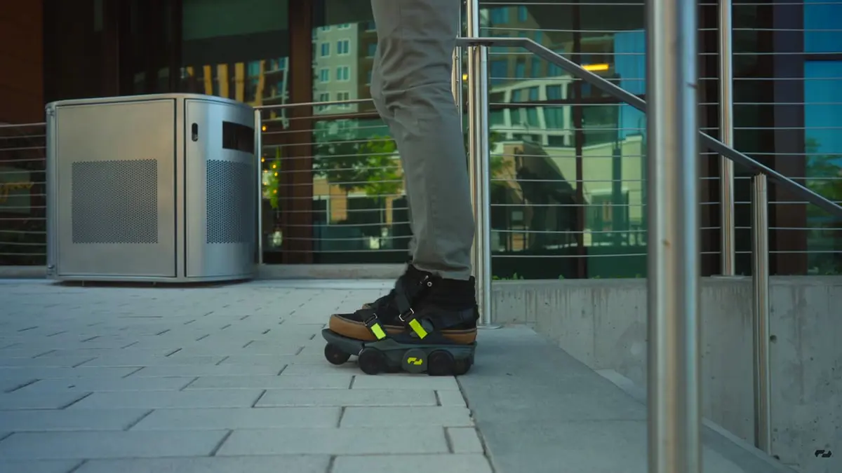 تطوير أسرع حذاء في العالم يسير على عجلات