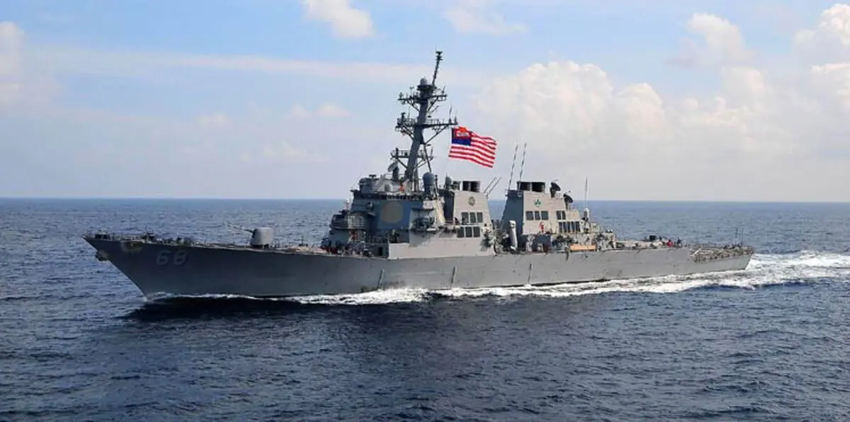تعرض مدمرة أمريكية لهجوم صاروخي قبالة ساحل اليمن