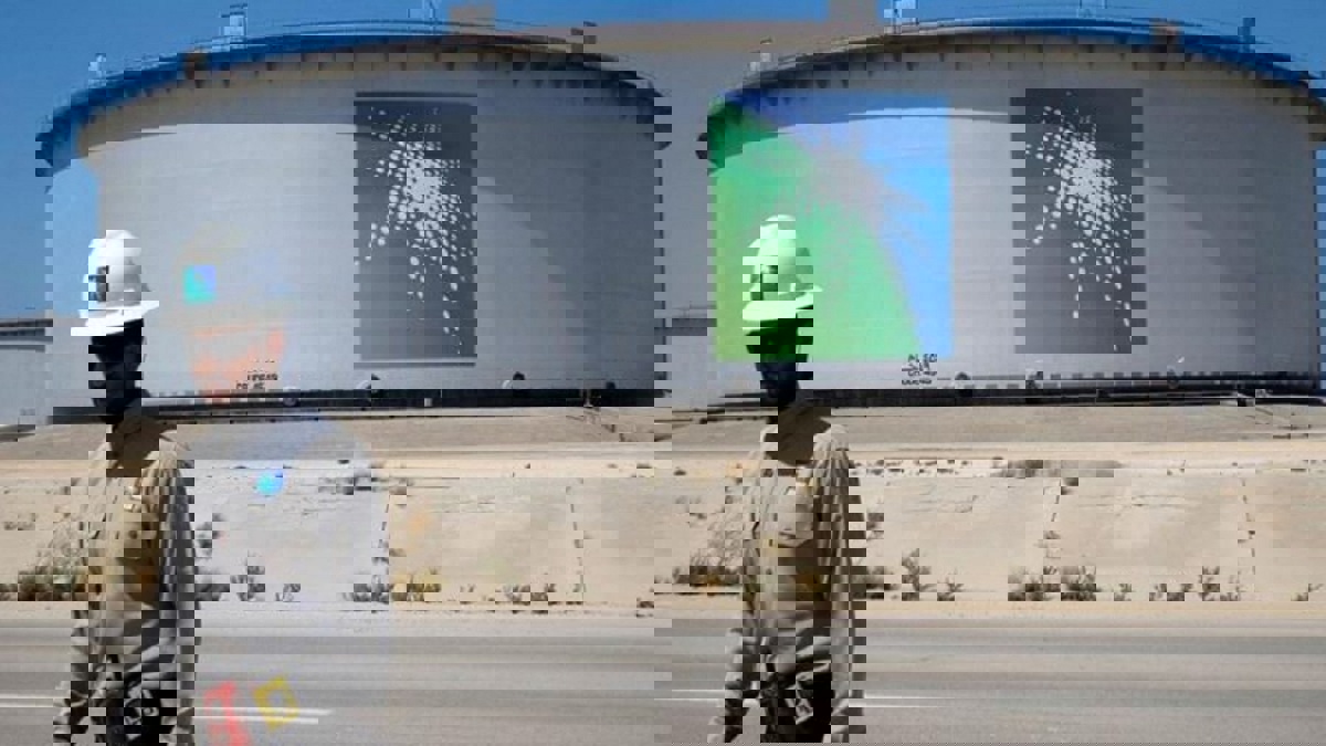 رويترز: السعودية تغلق خط أنابيب لنقل النفط للبحرين بعد هجمات الحوثيين