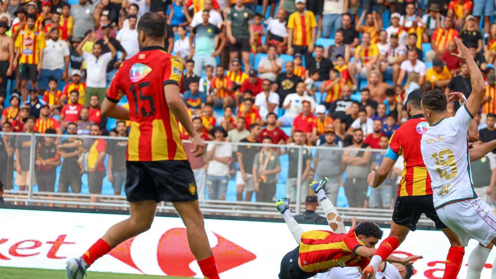 هدف مثير وضربة جزاء ملغاة.. حكم مباراة الترجي والملعب التونسي يفجر ضجة جديدة