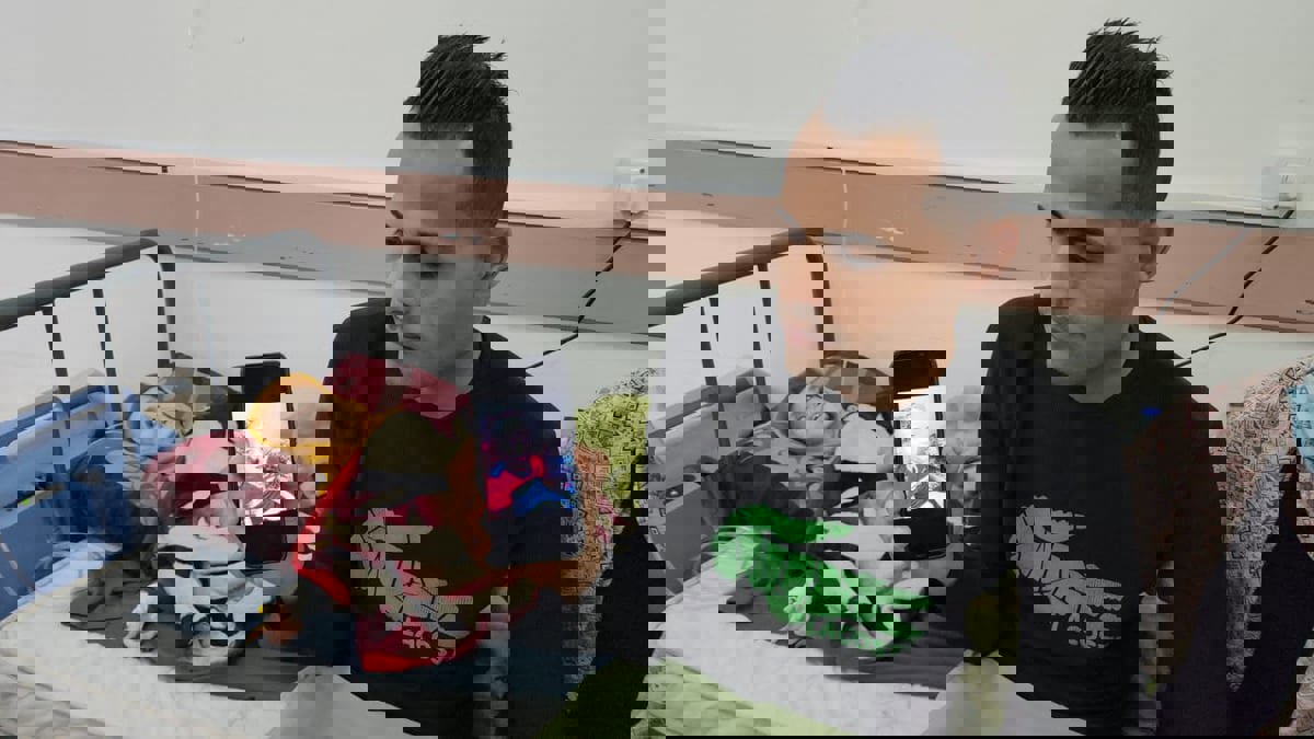 الجوع يفتك بأطفال غزة .. يزن تحول لهيكل عظمي قبل وفاته