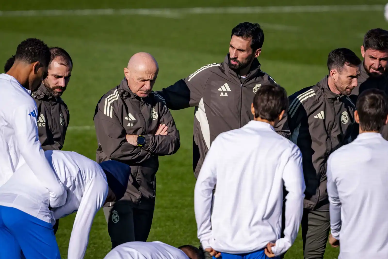 أنطونيو بينتوس مع أربيلوا في تدريب ريال مدريد