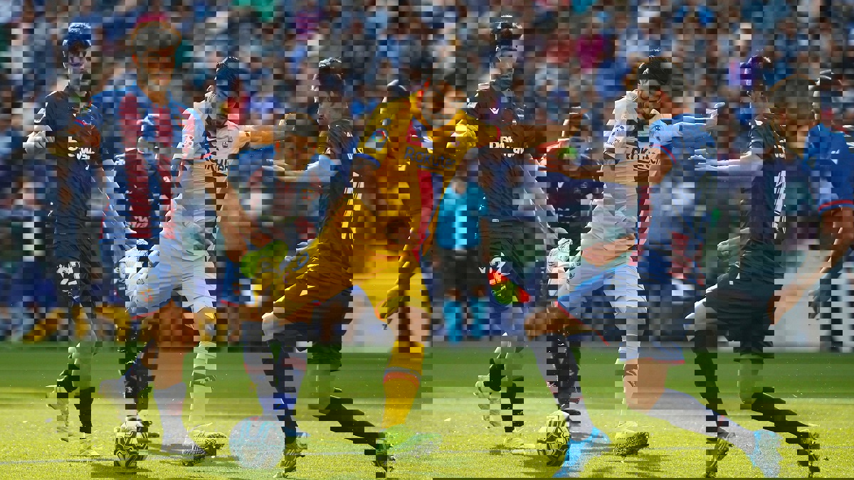 لويس سواريز يحدد وجهته المستقبلية بعد نهاية مشواره مع برشلونة