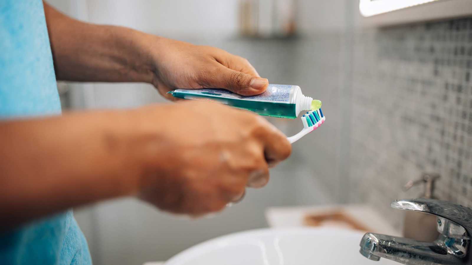الاستخدام العشوائي لمعجون الأسنان قد يضر الميكروبيوم