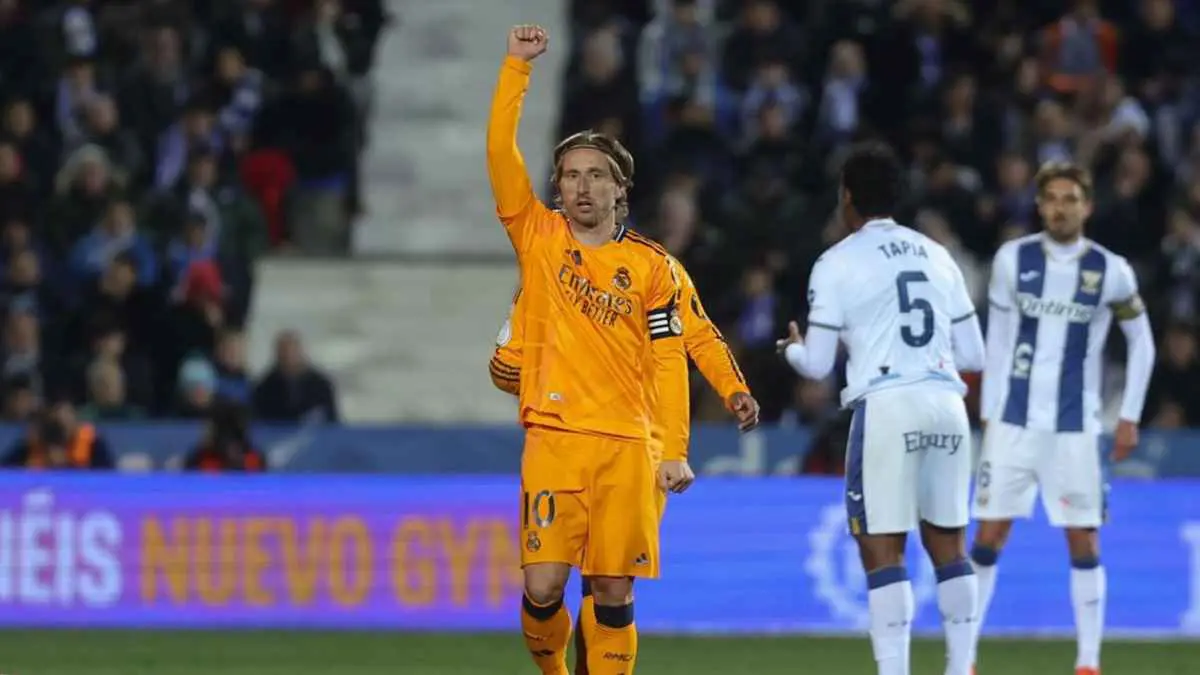 أول تعليق من مودريتش حول مشاجرته مع فينيسيوس (فيديو)