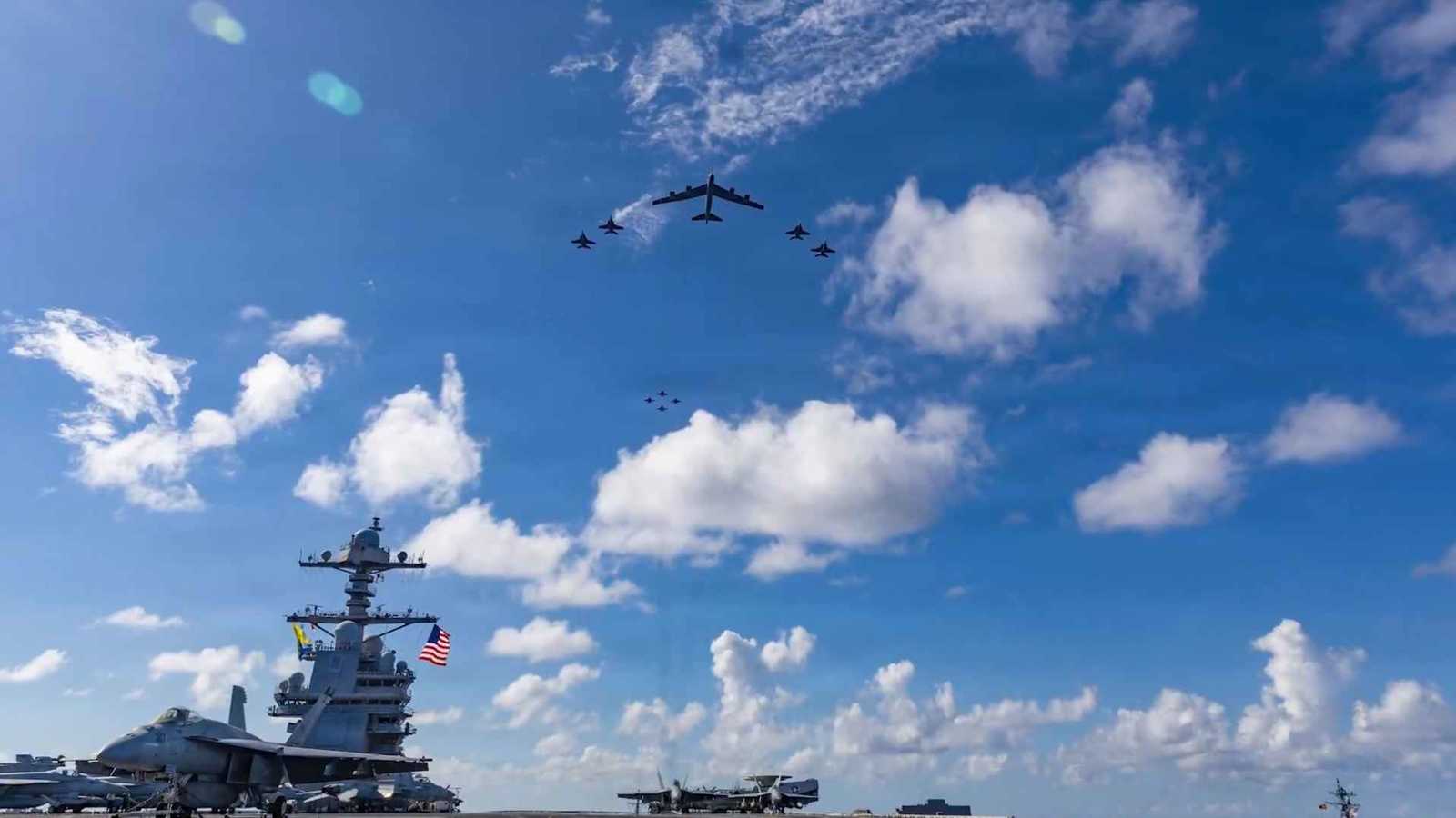 وسط مناورات الكاريبي.. تحذير أمريكي من الطيران في أجواء فنزويلا