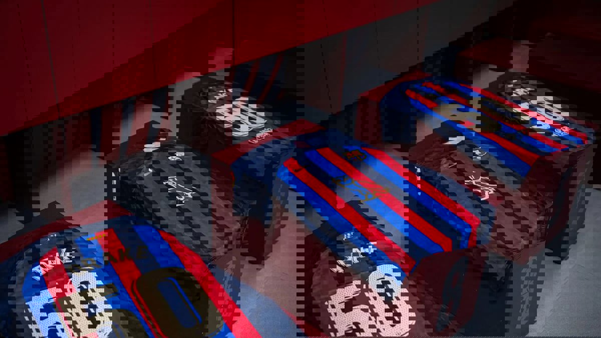 أول فيديو لقميص "البومة" الذي سيرتديه برشلونة في الكلاسيكو (شاهد)