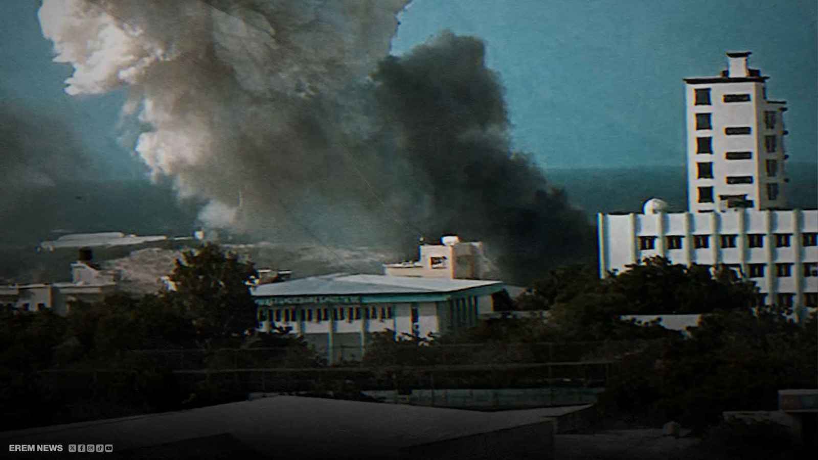 مشهد مروع لتحطم طائرة عسكرية