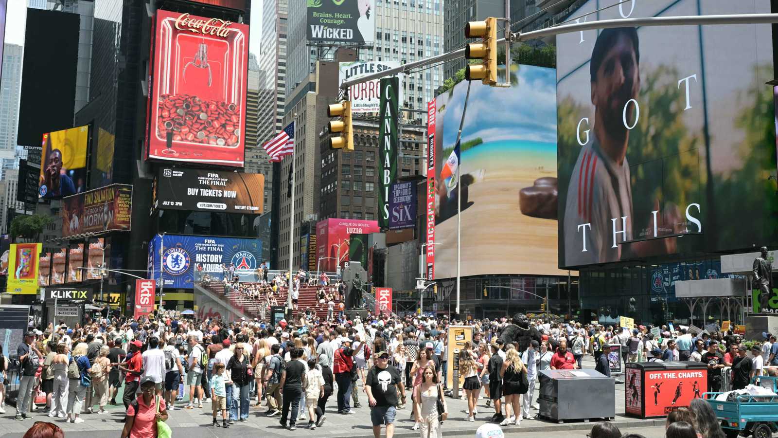 ارتفاع تكاليف المعيشة "بشكل جنوني" يفجر غضب الأمريكيين ضد ترامب