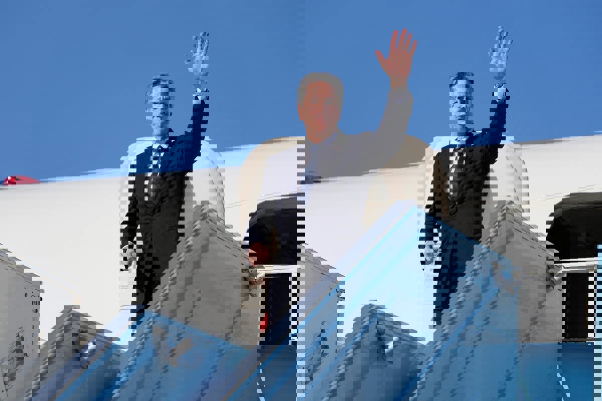 من وقف الحرب إلى إدانة الغرب ولعنه!