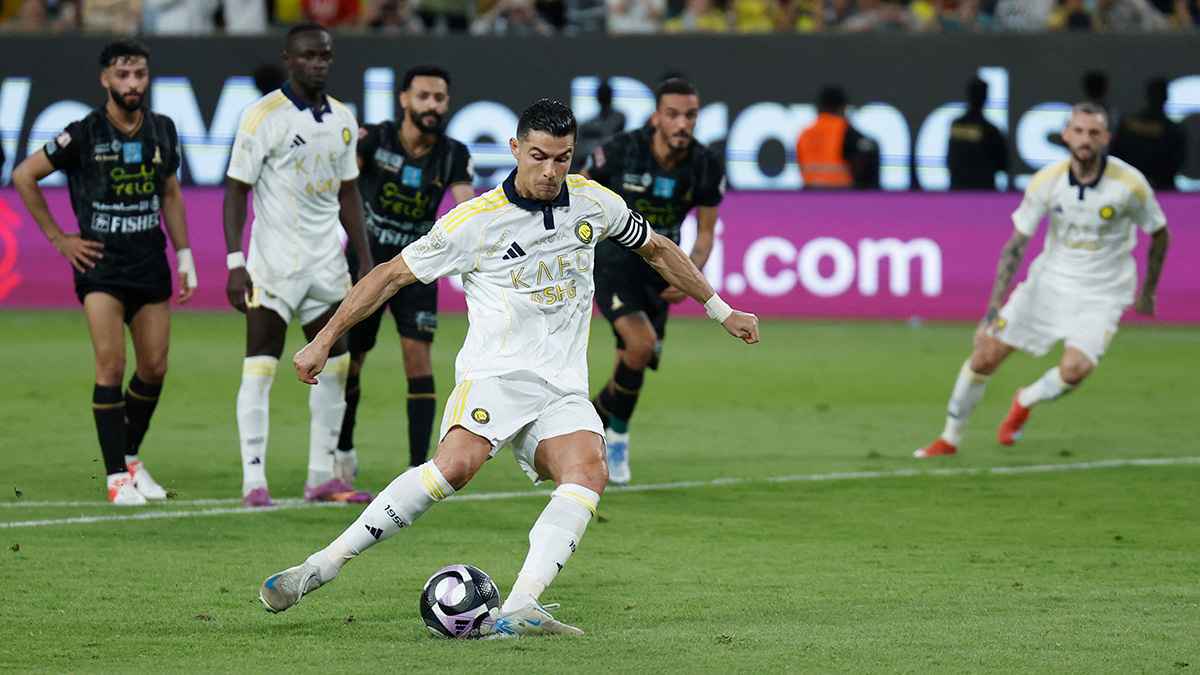 أتمنى أن يعتزل ويحافظ على تاريخه.. فهد الهريفي يهاجم كريستيانو رونالدو (فيديو)