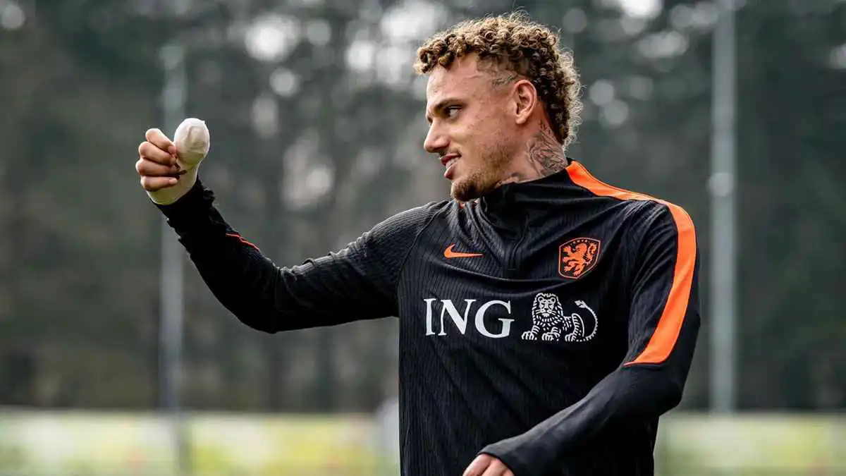 كاد يفقد إصبعه أمام ليفربول.. نجم غلطة سراي يكشف أكبر أزمة يعاني منها بعد الحادث