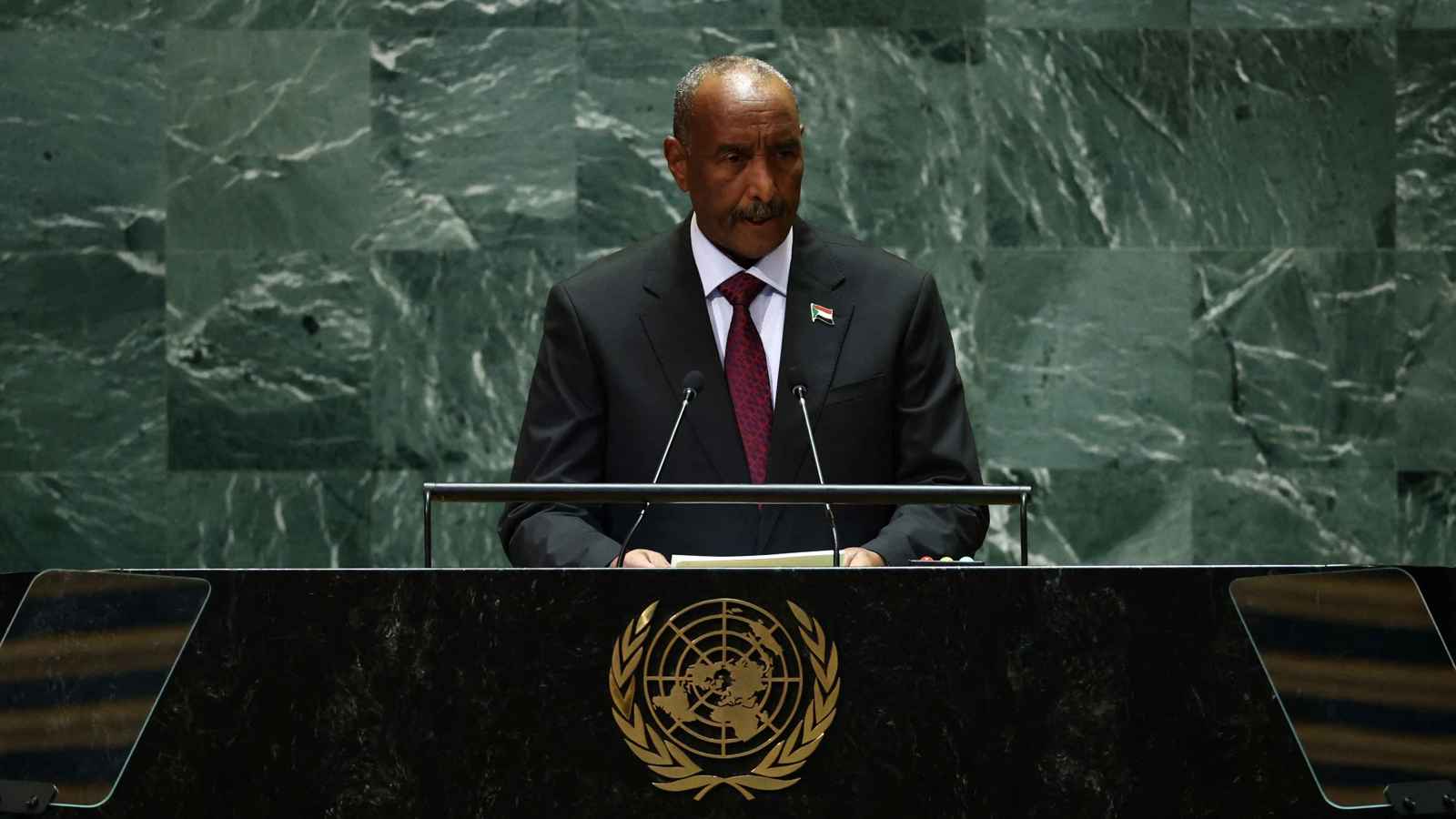 خبراء: العقوبات الأمريكية ستؤدي إلى عزل البرهان دولياً