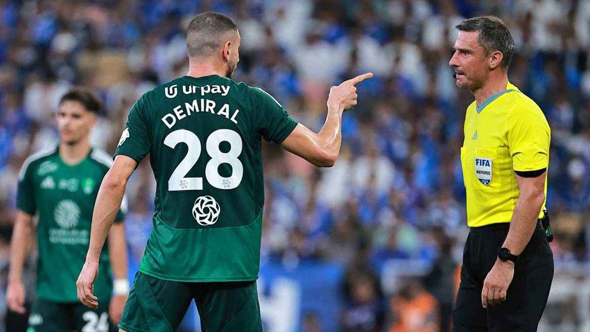 نجم الأهلي السعودي يُبدي رغبته في العودة إلى موطنه