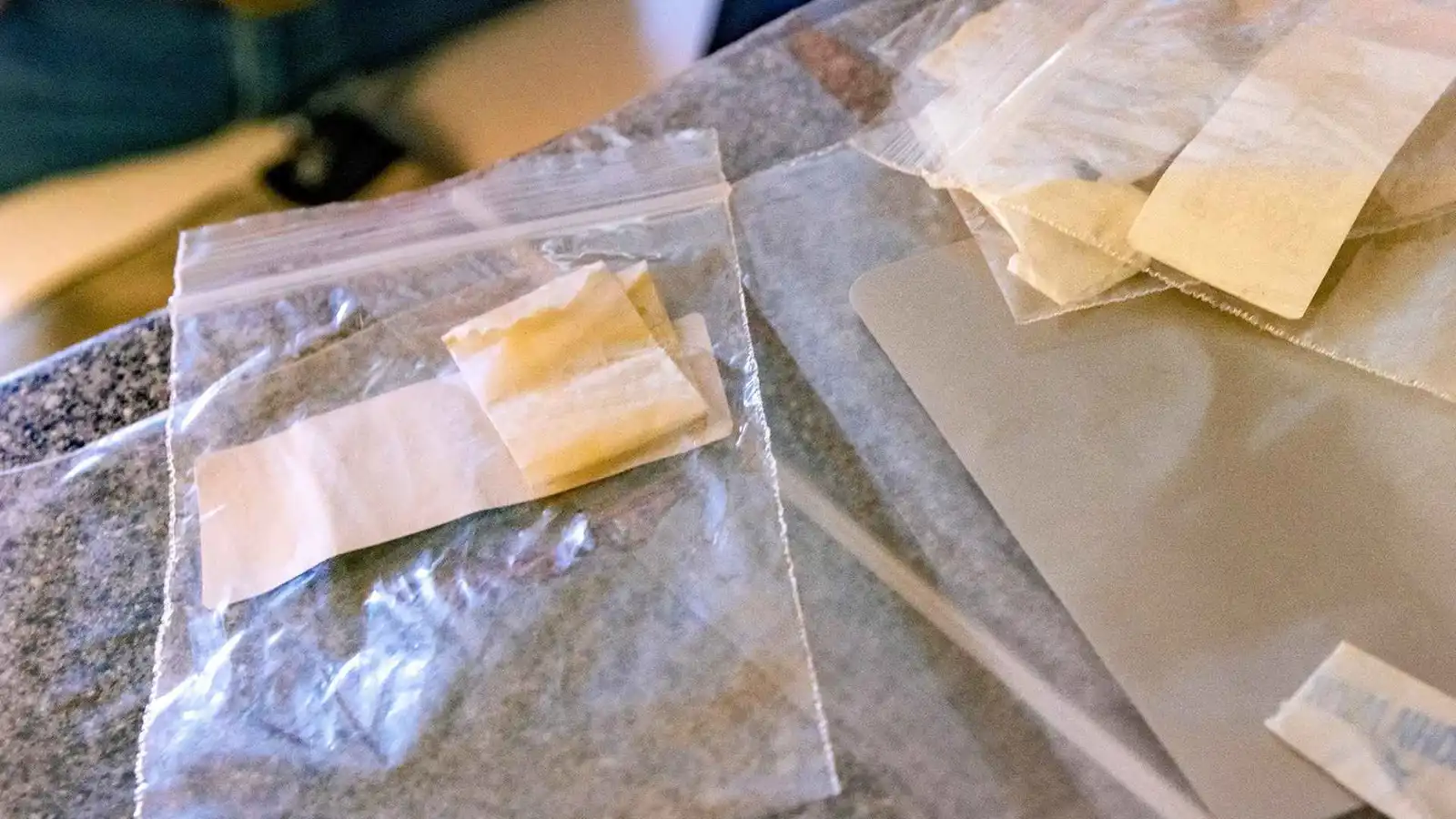 ورق الموت.. مخدرات قاتلة تهز سجن شيكاغو