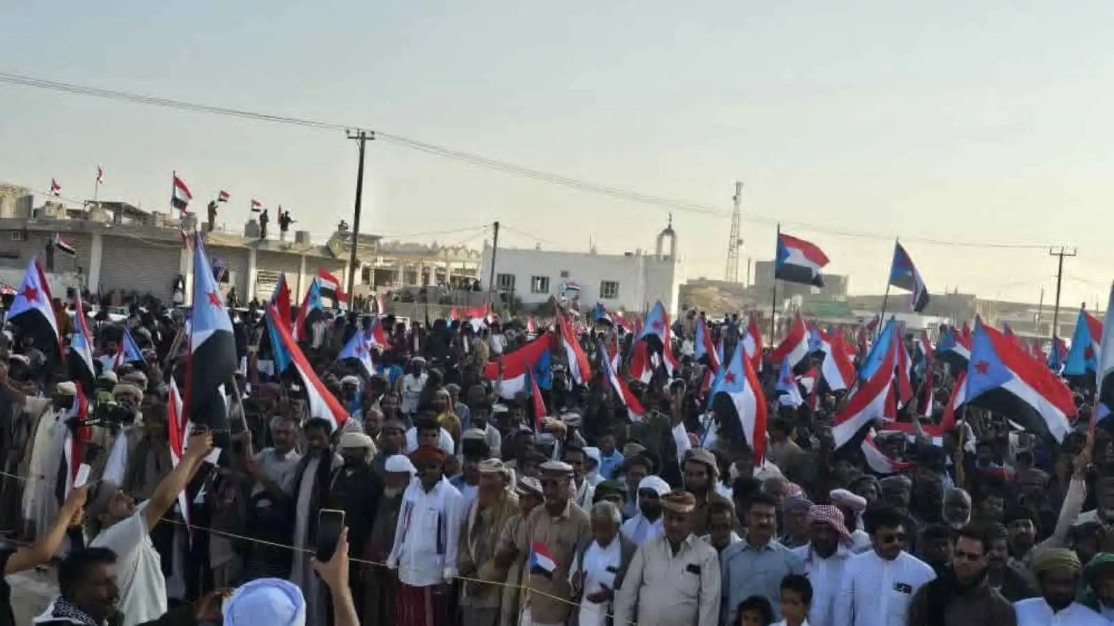 مظاهرات تجوب المهرة اليمنية دعما لـ"الانتقالي الجنوبي"