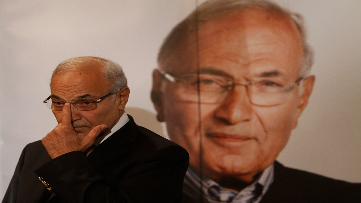 مصر.. كشف أسباب الحكم ببراءة أحمد شفيق في قضية "فساد الطيران"