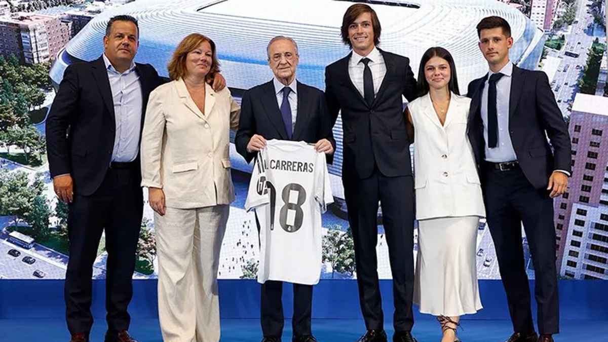 الدموع تغلب ألفارو كاريراس في يوم تقديمه لاعبا لريال مدريد (فيديو)