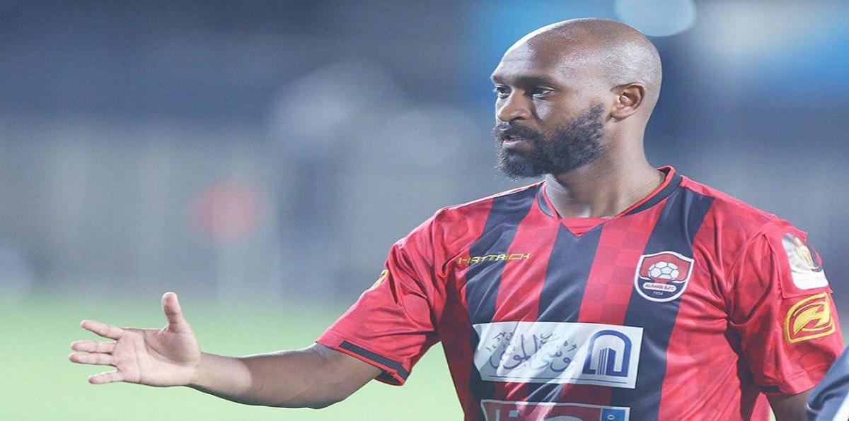 شيكابالا يوقع لنادي أبولون سميرني اليوناني