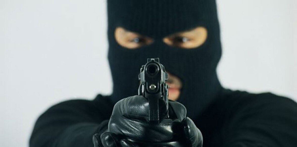 بالفيديو.. وافد مصري يحبط عملية سطو مسلح في السعودية