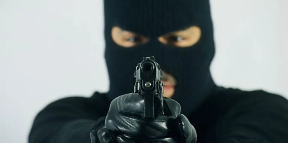 بالفيديو.. وافد مصري يحبط عملية سطو مسلح في السعودية