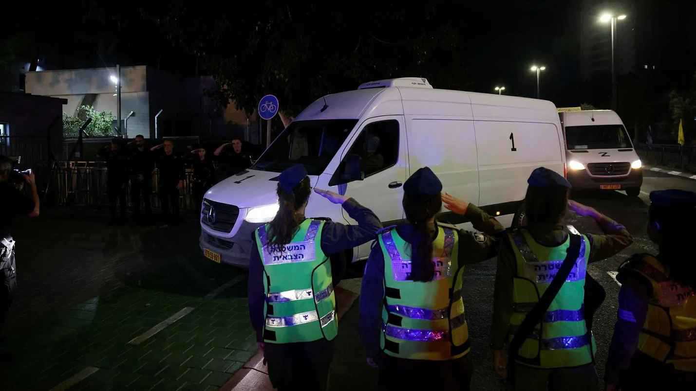 قتل في "7 أكتوبر".. إسرائيل تحدد هوية رهينة تسلمت جثته من حماس (صورة)