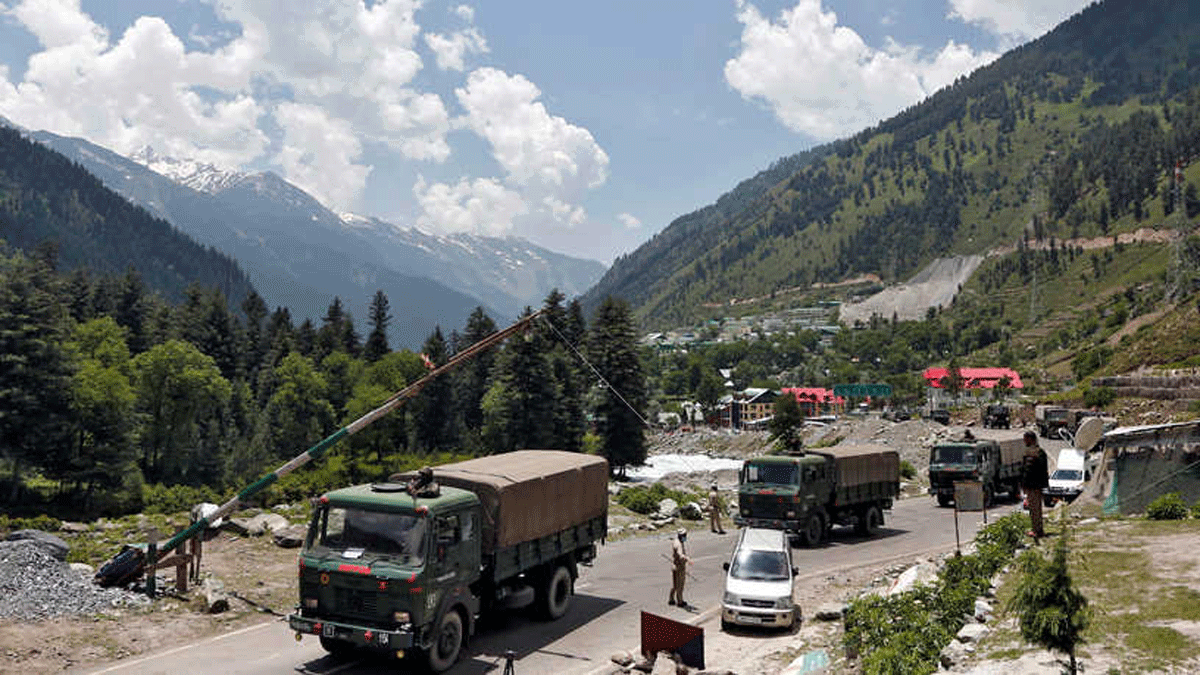 مسؤولون عسكريون من الهند والصين يجرون محادثات "إيجابية" حول فصل القوات