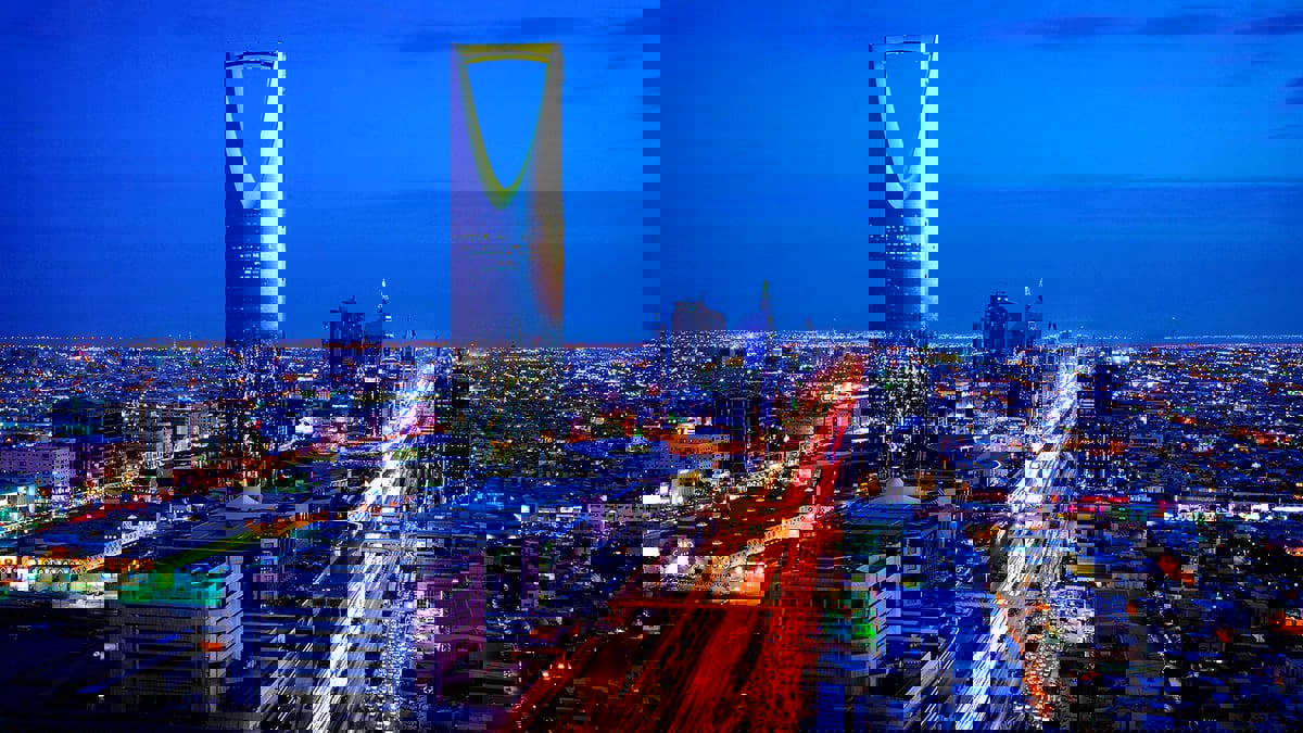 "صراع العروش".. إمام الحرم المكي السابق عادل الكلباني بطل إعلان “موسم الرياض“