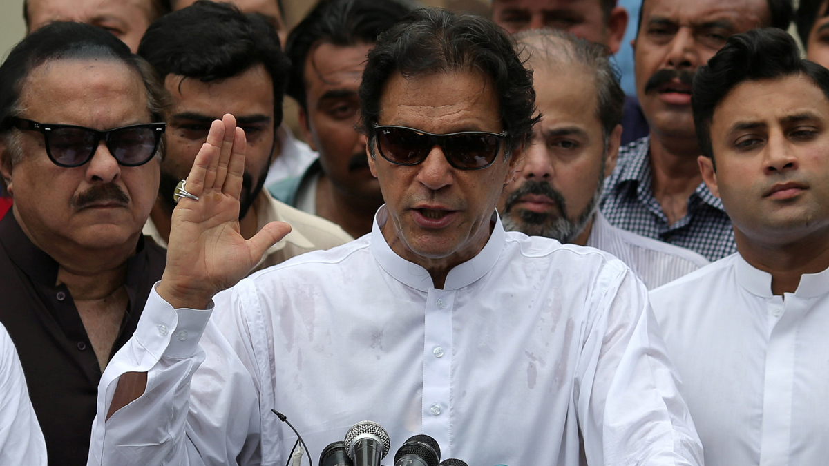 أفغانستان تستدعي دبلوماسيًا باكستانيًا بعد تصريحات لـ"عمران خان"