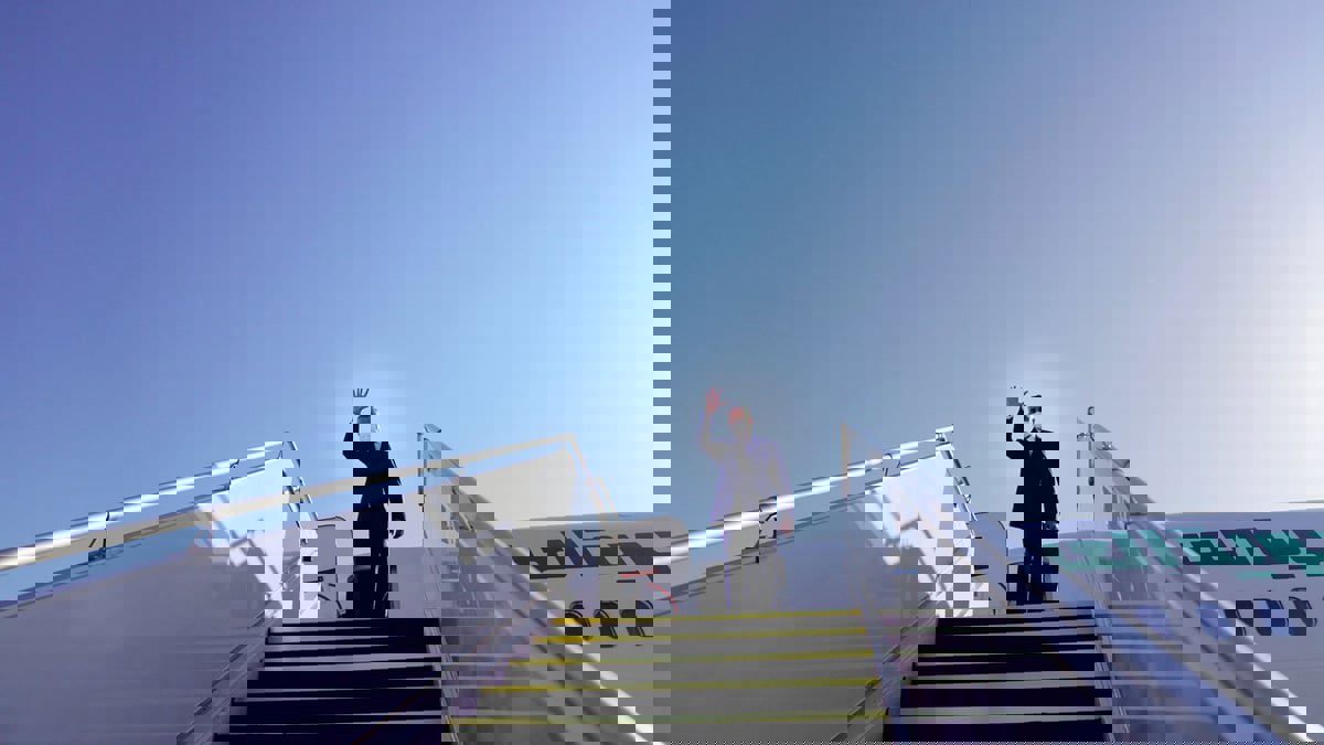 رئيس الوزراء العراقي يصل طهران في زيارة رسمية