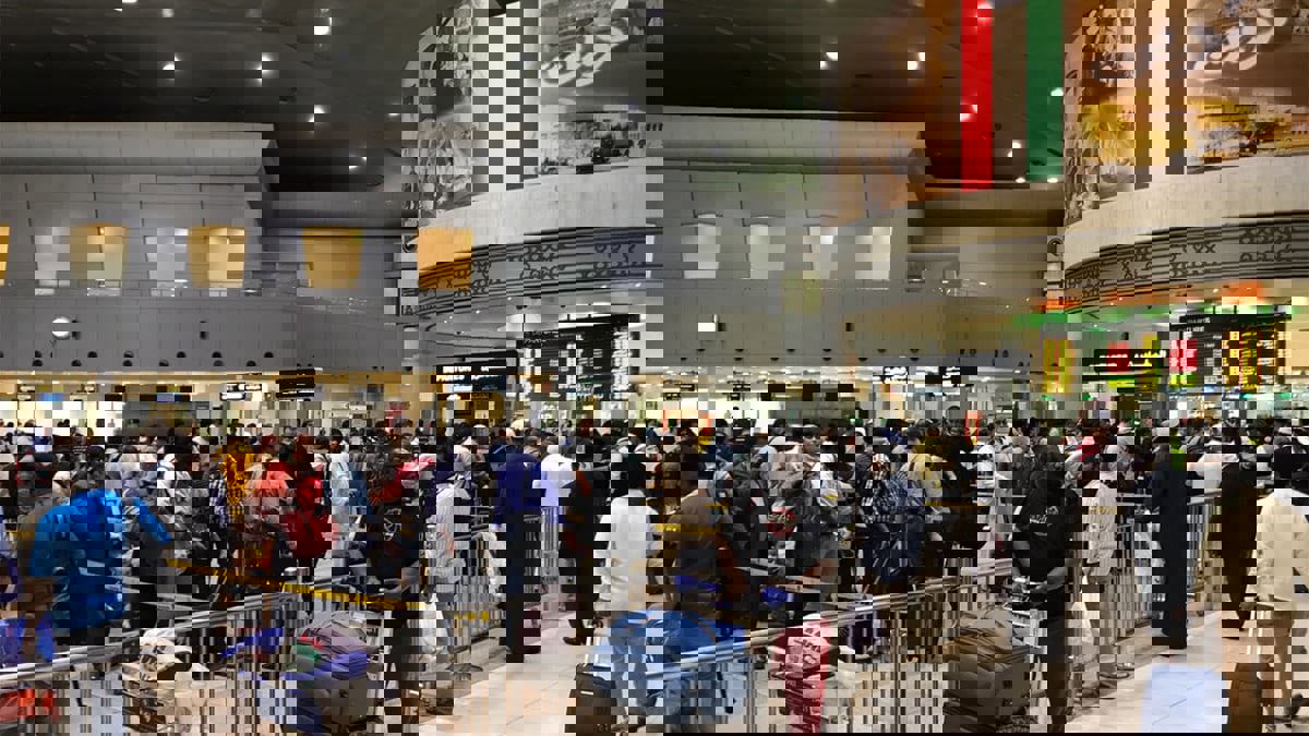 الكويت تعلن إيقاف التأشيرات العائلية والسياحية