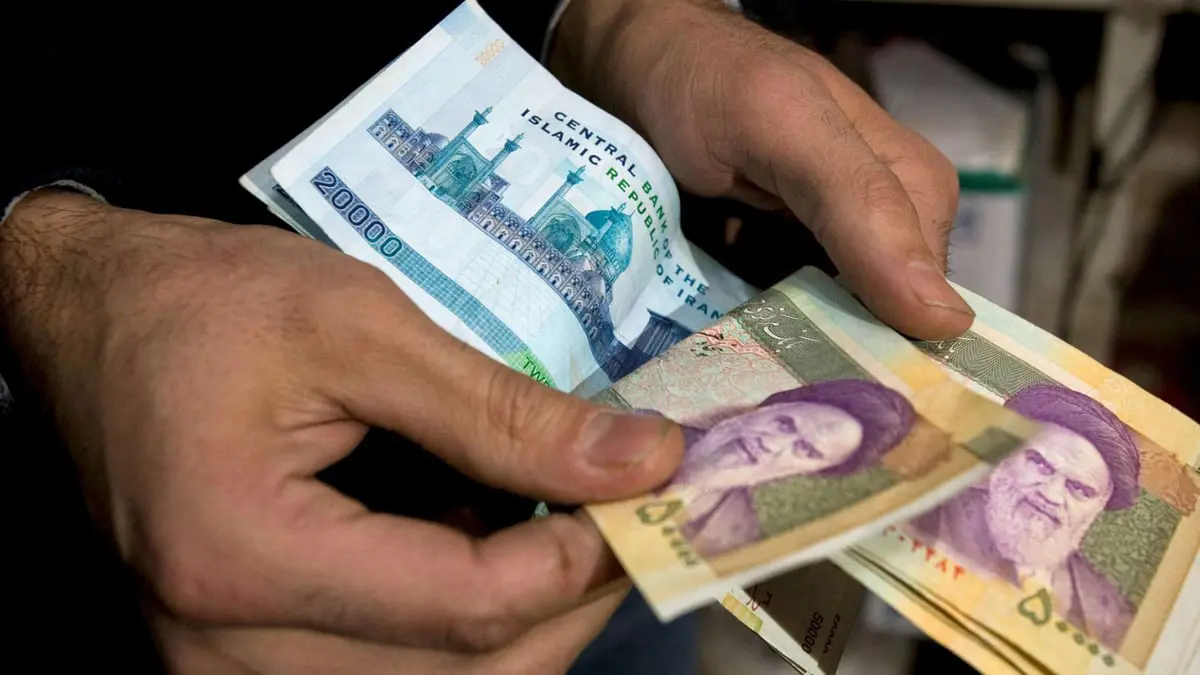 الريال الإيراني يسجل انهيارا "كبيرا" أمام العملات الأجنبية