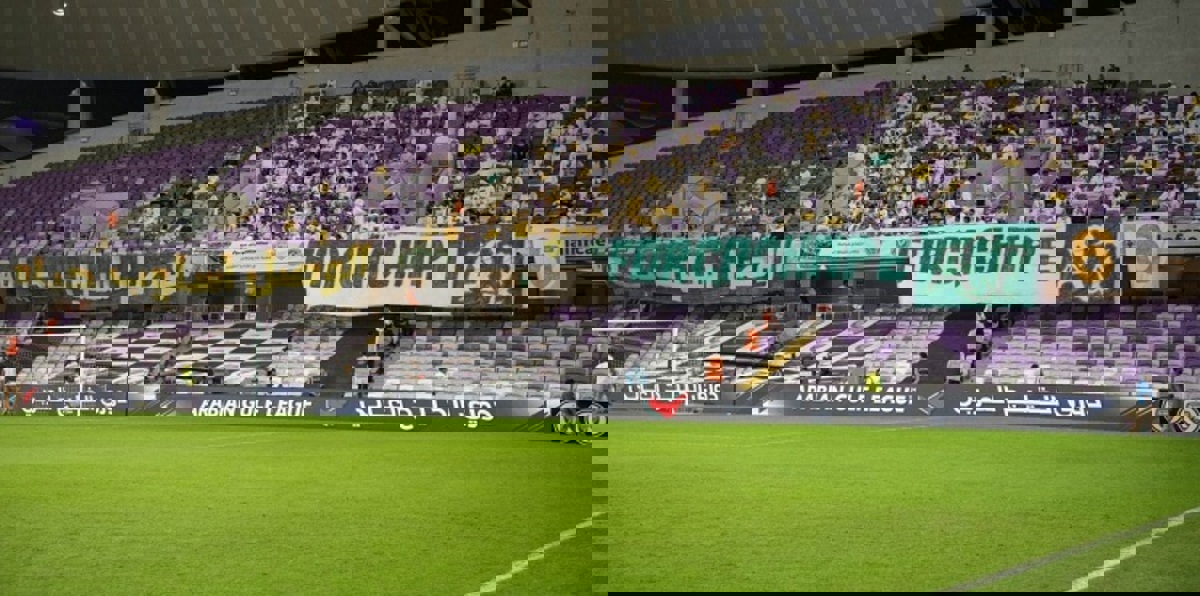 الوصل الإماراتي يحفز جمهوره على حضور التدريبات بالهدايا