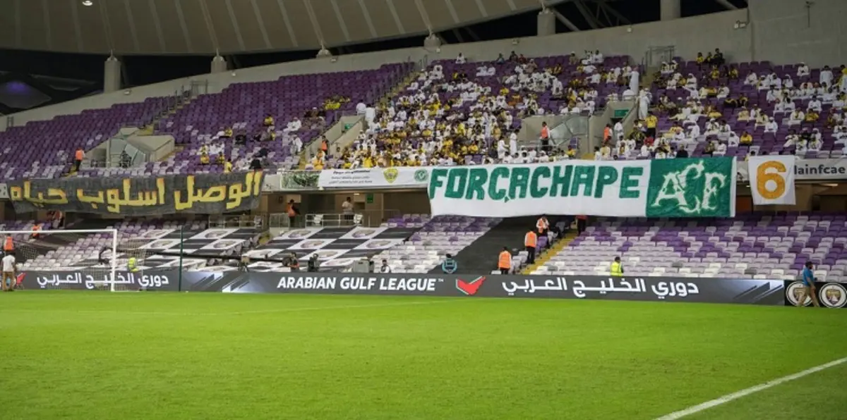 الوصل الإماراتي يحفز جمهوره على حضور التدريبات بالهدايا