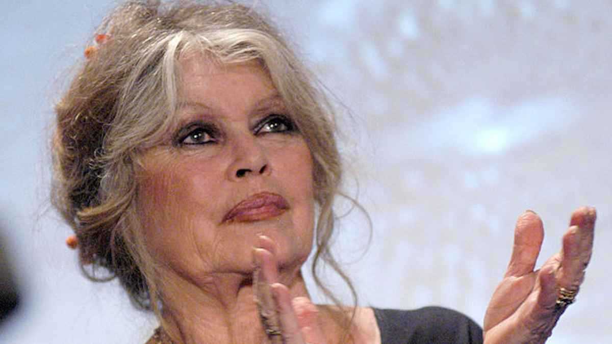 "حالتها مقلقة".. بريجيت باردو تخضع لعلاج من مرض خطير