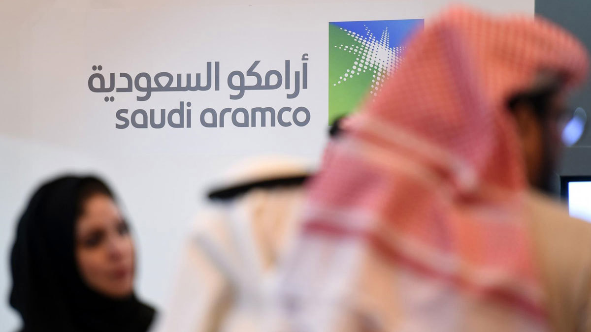 مصادر: "أرامكو" تجري محادثات أولية مع بنوك لاقتراض 10 مليارات دولار