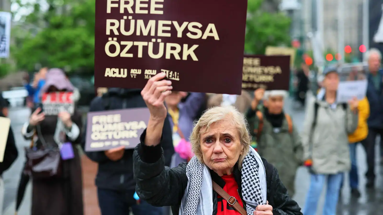 قاضية أمريكية تأمر برفع القيود عن طالبة مؤيدة للفلسطينيين