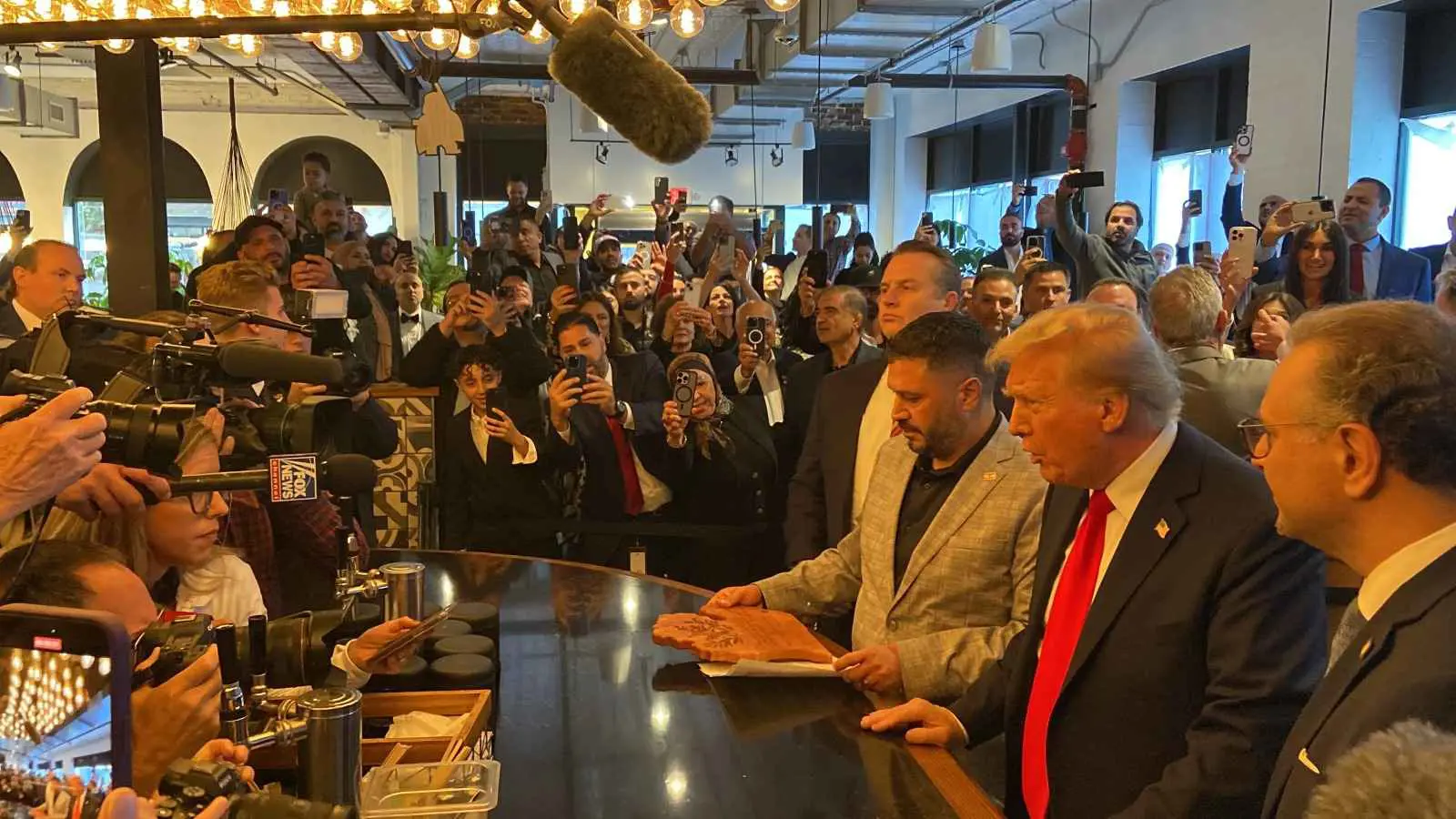 ترامب يخطب ود العرب في ديربورن.. وعمدة المدينة يرفض مقابلته