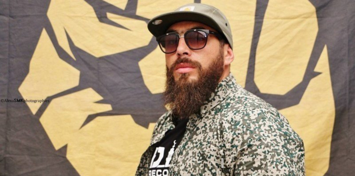 بعد احتجاجات اليمين المتطرف.. مغنٍ مسلم يلغي حفلين في مسرح باتاكلان بباريس