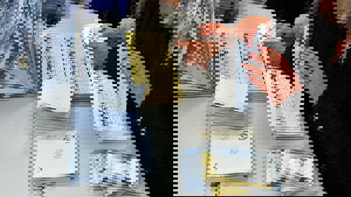 حزب أردوغان: سنطلب "فرزًا كاملًا" لنتائج التصويت في إسطنبول