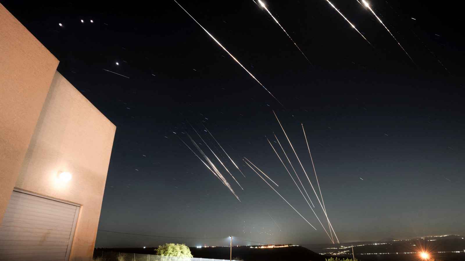 إسرائيل تعلن استهداف مجمع تطوير صواريخ في طهران