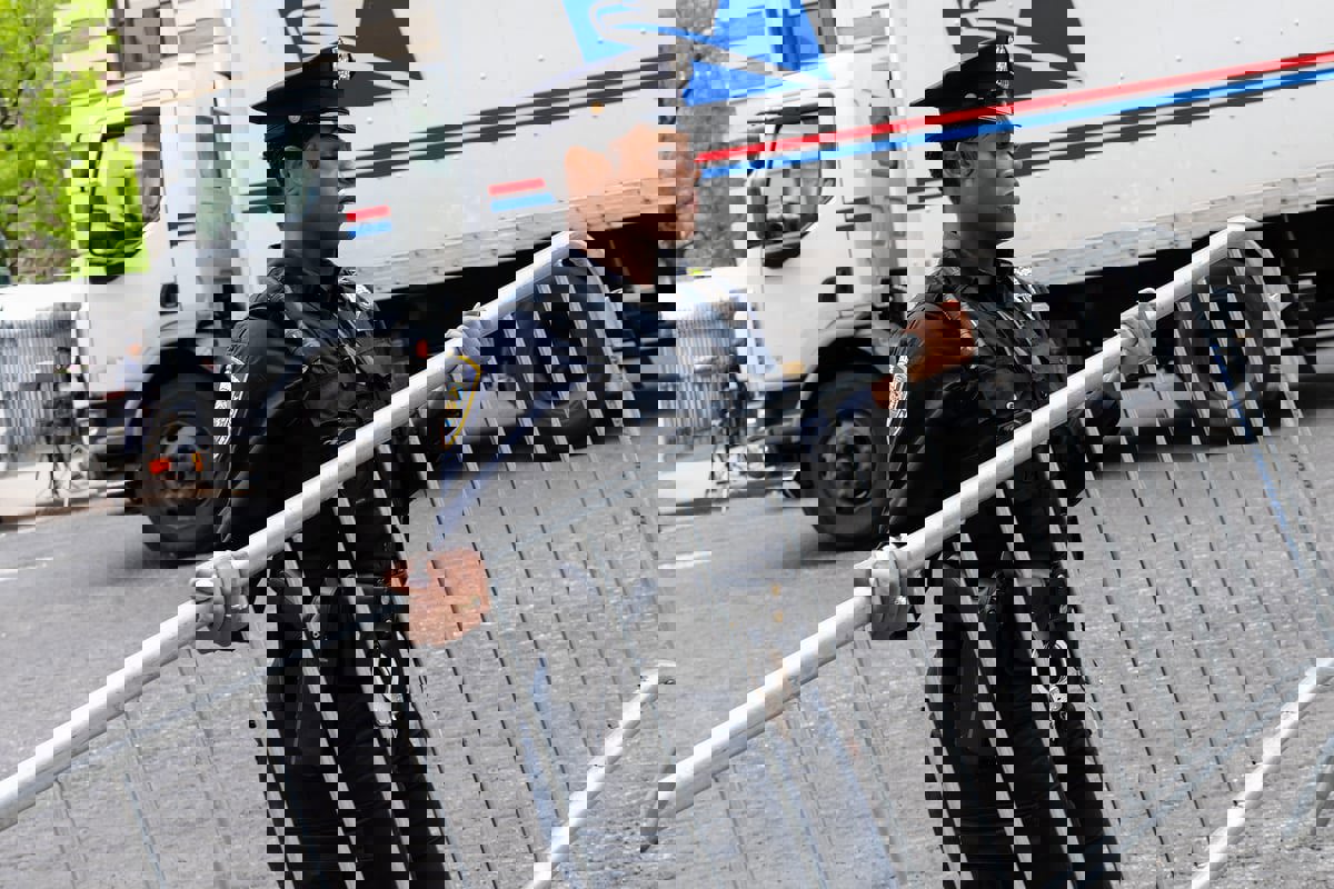 "أكل لحم وجهه".. شاب يرتكب جريمة بشعة في أمريكا