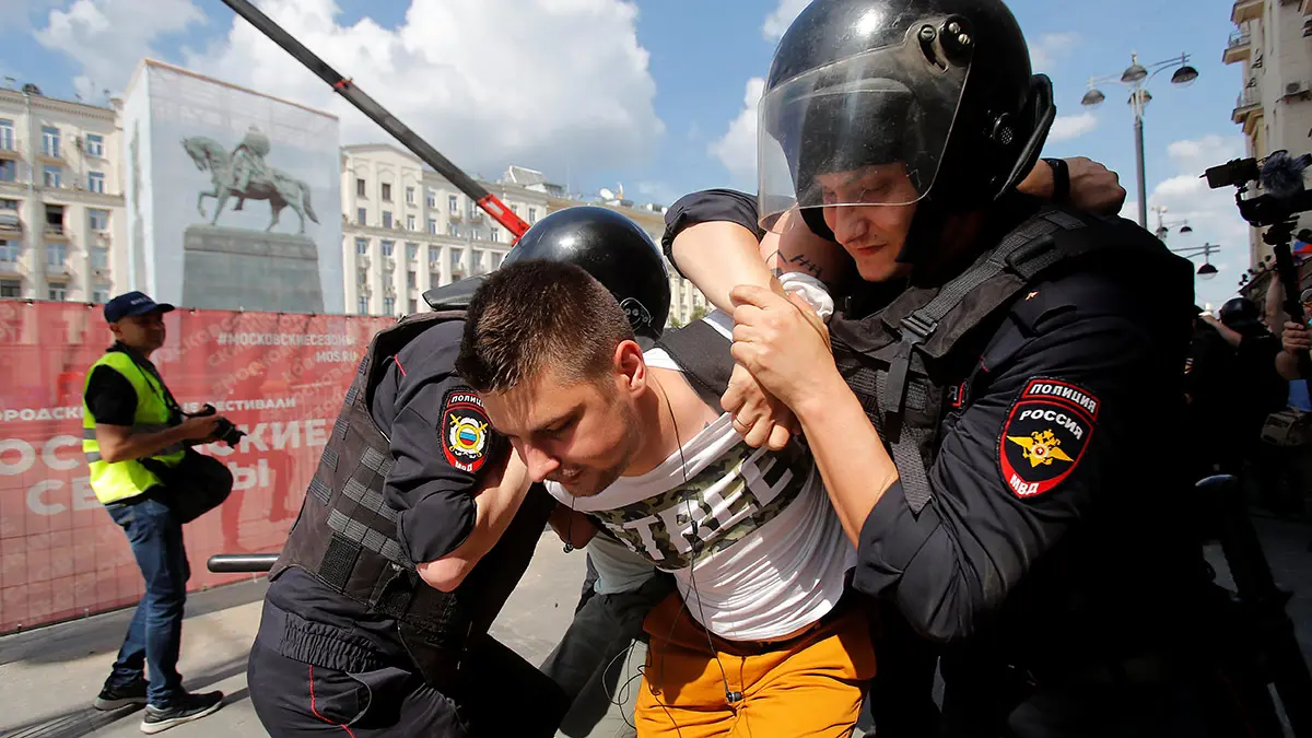 توقيف أكثر من 200 شخص خلال تظاهرة للمعارضة في موسكو