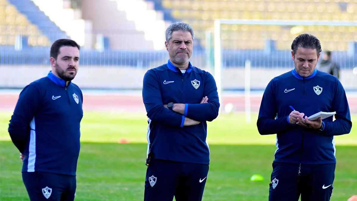 لا يعلمون عنه شيئًا.. معتمد جمال يخرج لاعب الزمالك من حساباته 