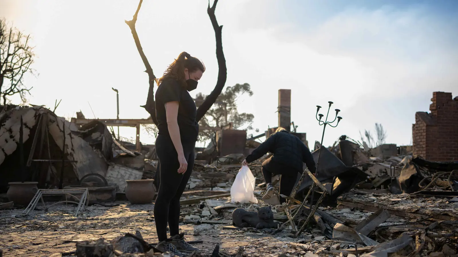 واشنطن بوست: حرائق لوس أنجلوس التهمت الوظائف والمنازل والأحلام