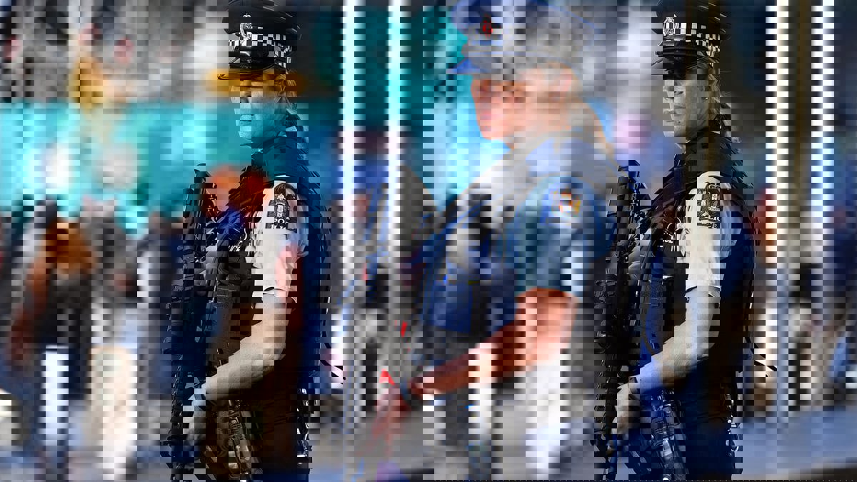 معروف للسلطات.. شرطة نيوزيلندا تقتل "متطرفا" طعن 6 في متجر