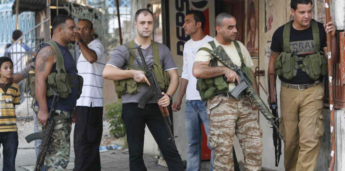 مصادر: اشتباكات "عين الحلوة" مقدمة لتصفية "داعش" من المخيم