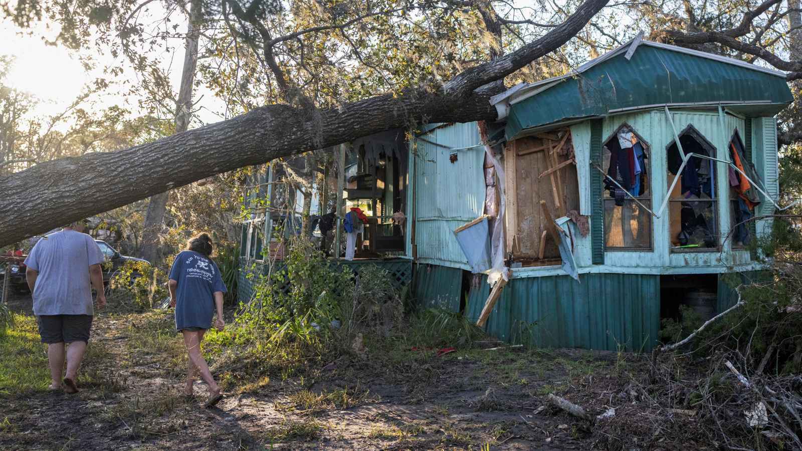 خلفت دمارا واسعا في فلوريدا وجورجيا.. 43  قتيلا بسبب العاصفة "هيلين"