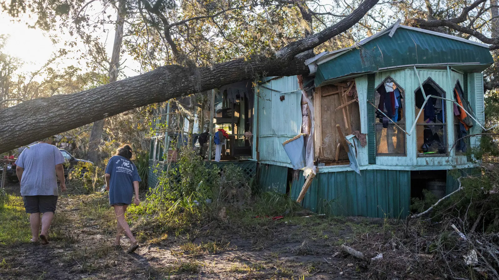 خلفت دمارا واسعا في فلوريدا وجورجيا.. 43  قتيلا بسبب العاصفة "هيلين"